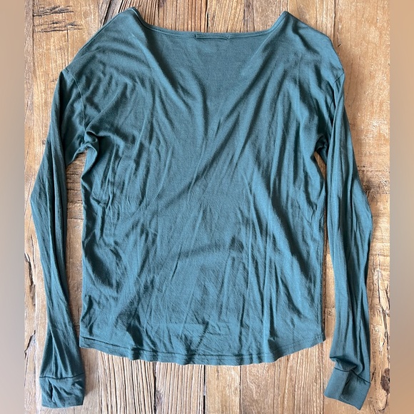 Peace Love World long-sleeve top - Picture 4 of 4